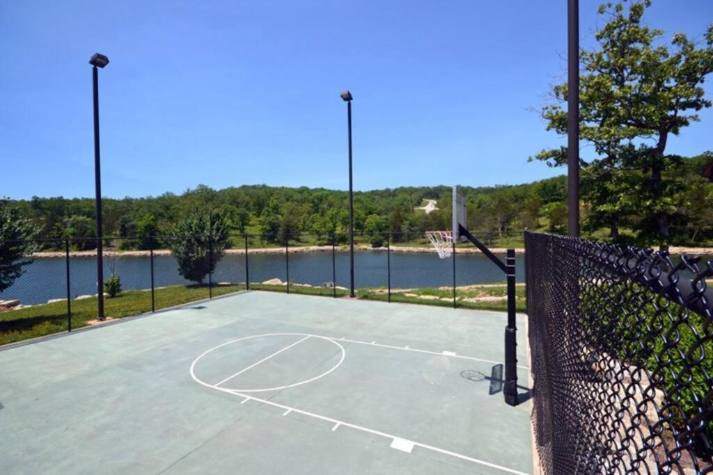 Couples Condo Retreat Overlooking Golf Course Branson West Exterior foto