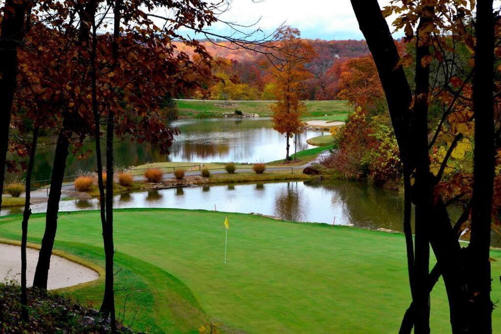 Couples Condo Retreat Overlooking Golf Course Branson West Exterior foto