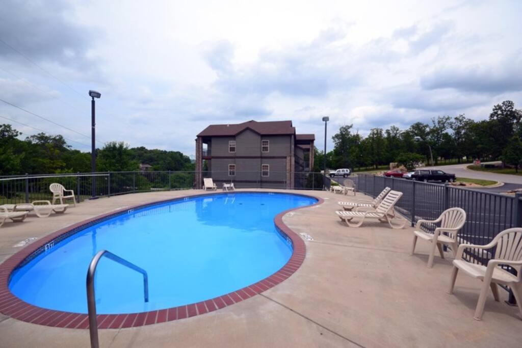 Couples Condo Retreat Overlooking Golf Course Branson West Exterior foto