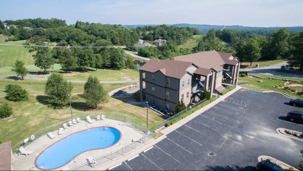 Couples Condo Retreat Overlooking Golf Course Branson West Exterior foto